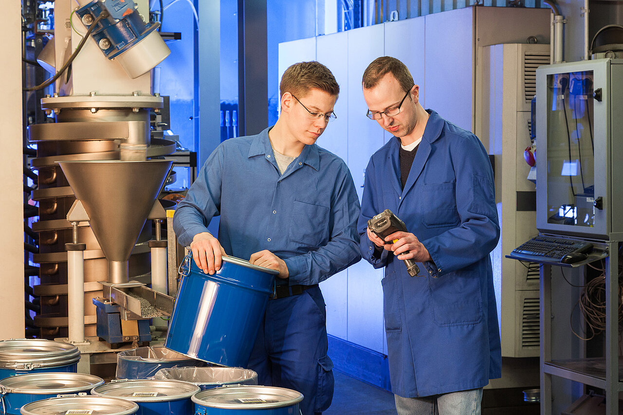 Spezialist Metall Compounds Qualitätsmanagement bei der Entwicklung maßgeschneiderter Metall-Compounds